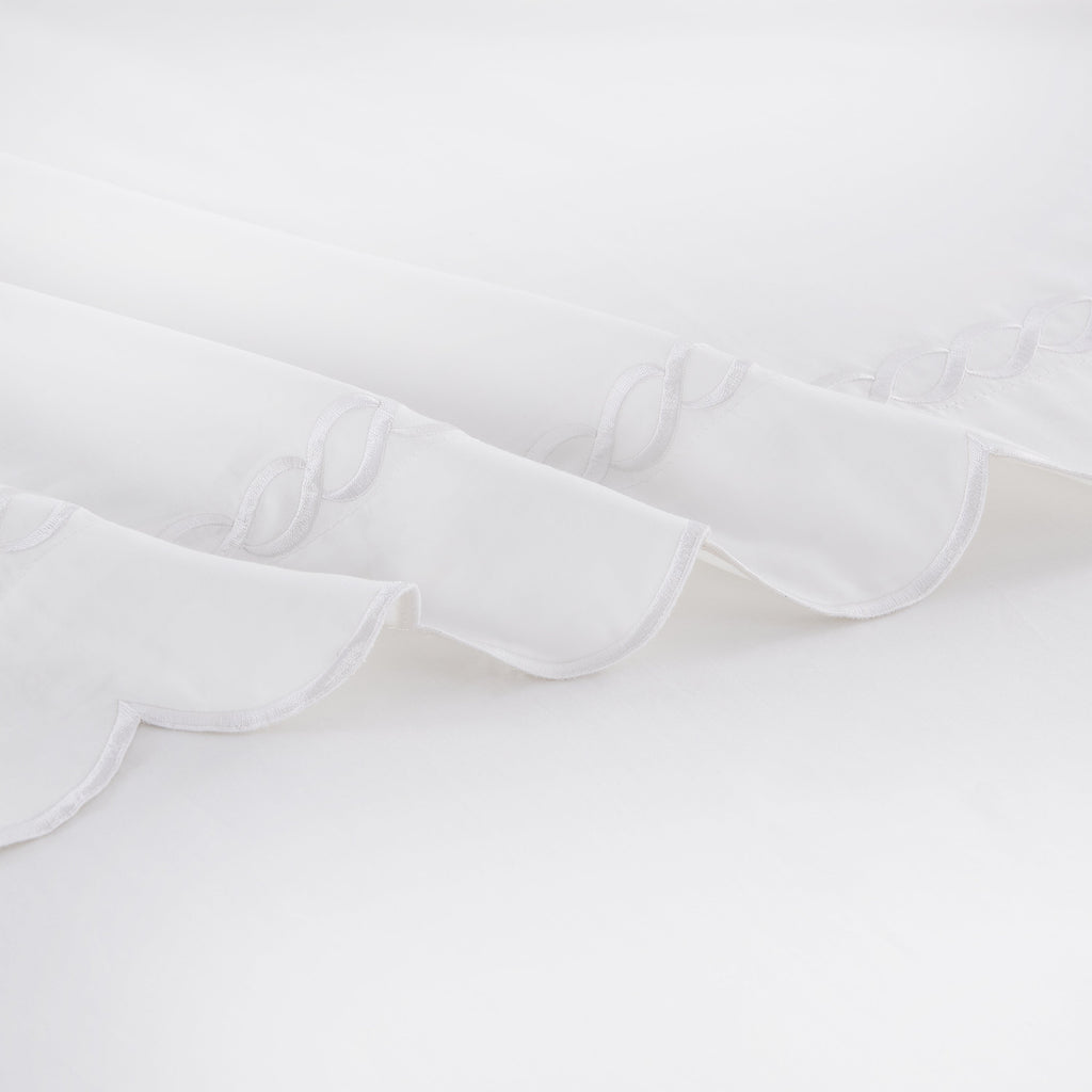 600 Thread Count Scallop Rope Embroidered Cotton Pillowcase Pair